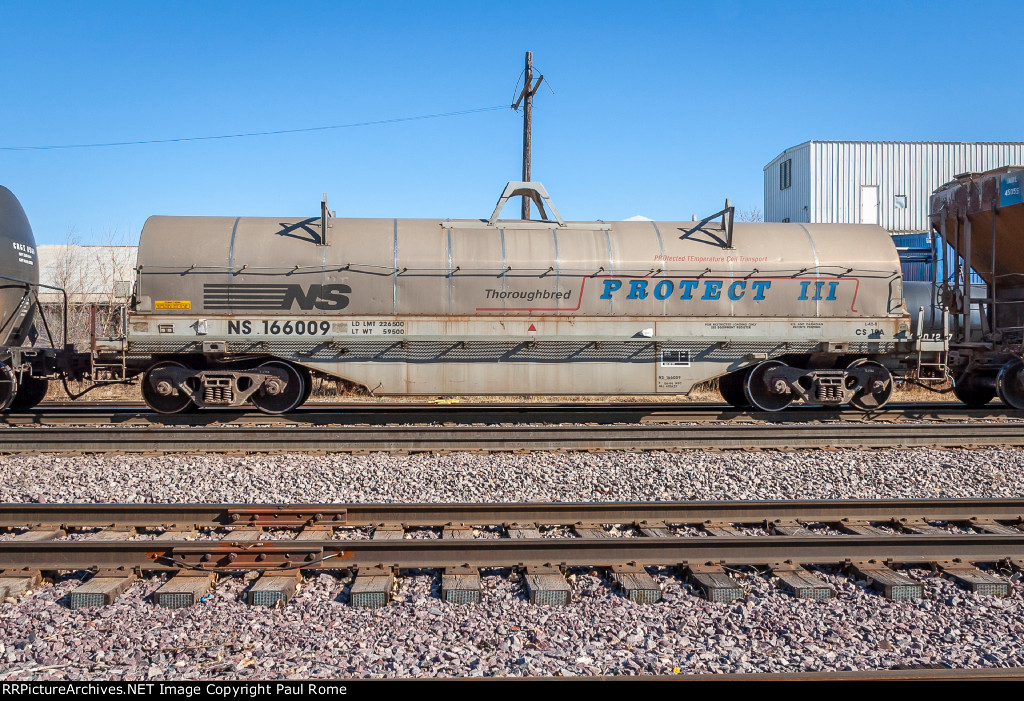 NS 166009, 42-ft Steel Coil Car on UPRR